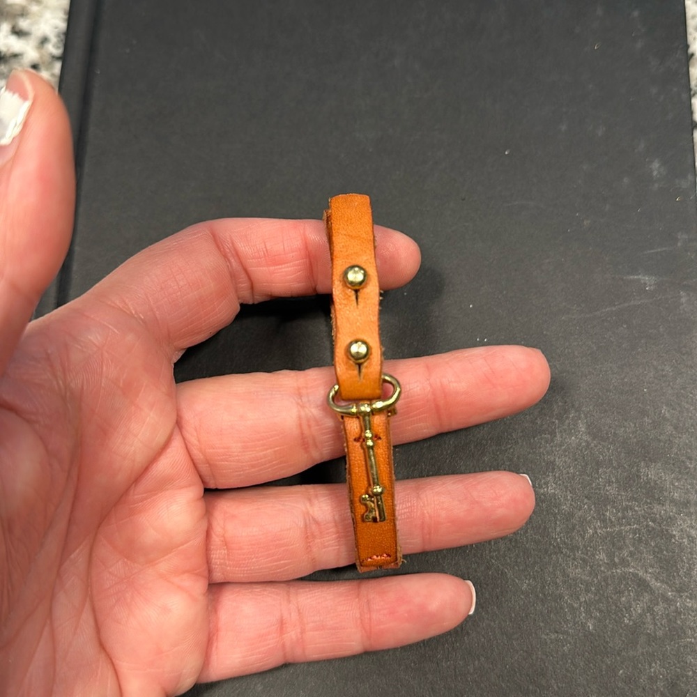 Leather Fossil key bracelet